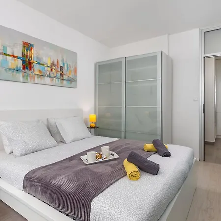 Sunny Studio With Balcony * Rijeka